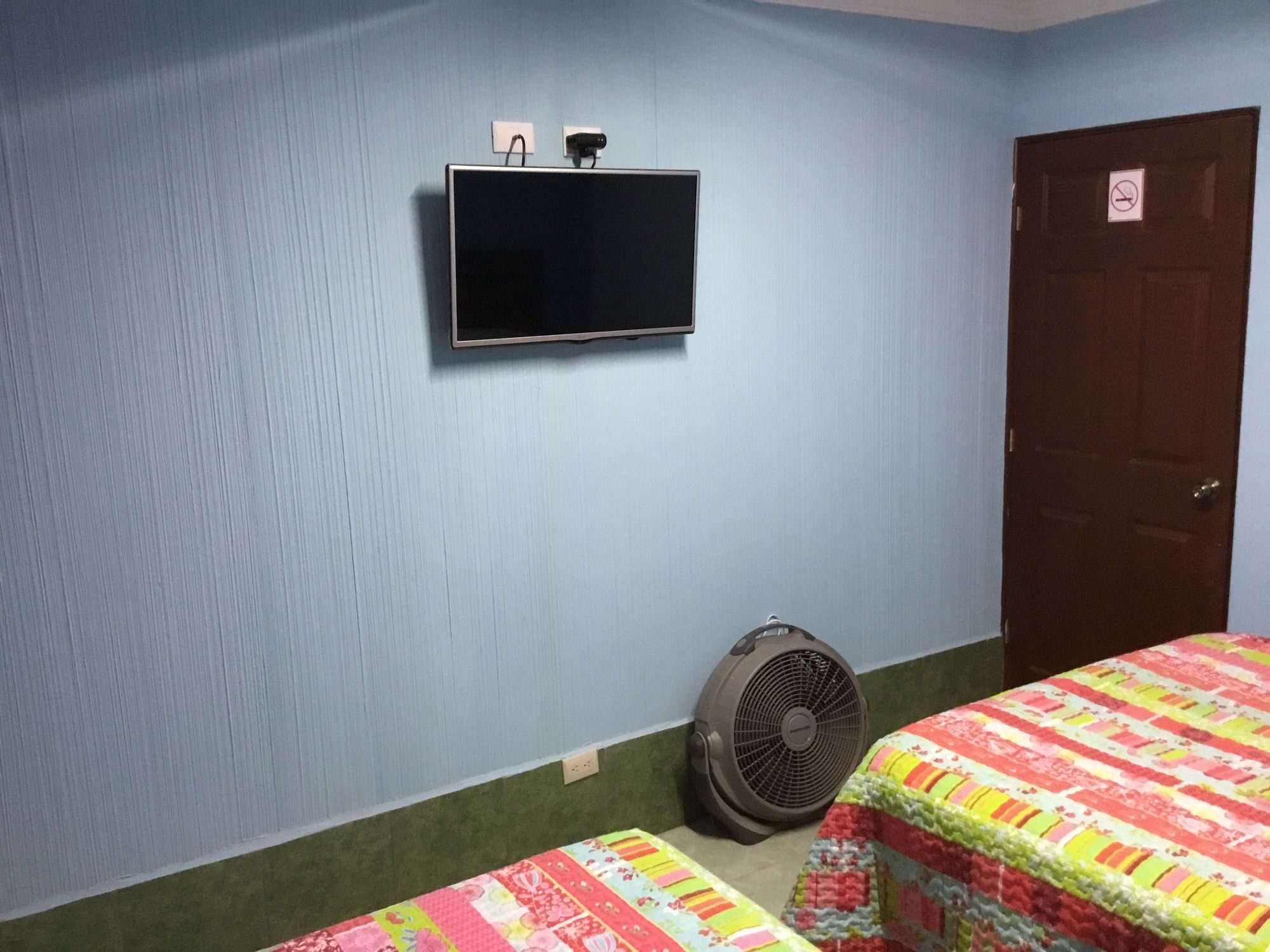 Euro Hostal Guatemala City Exterior photo